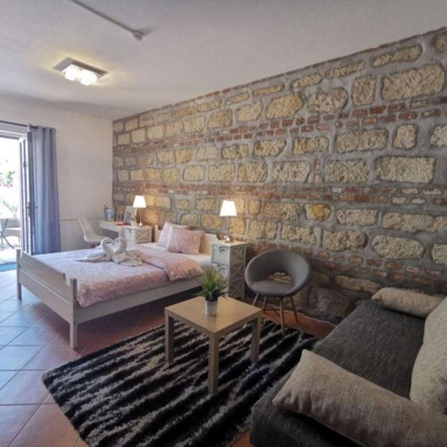 Villa Florencia Eger Luaran gambar