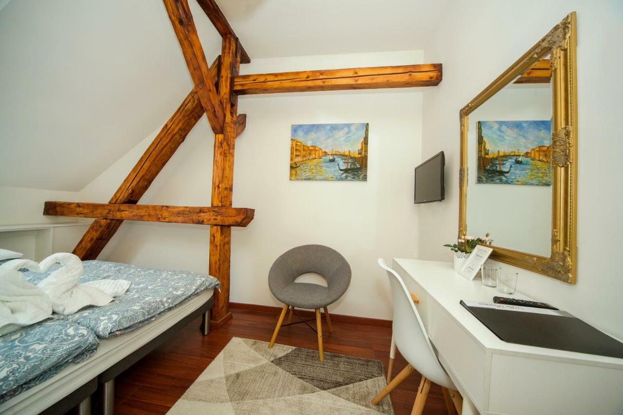 Villa Florencia Eger Luaran gambar